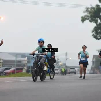 Runner Photo 8837040