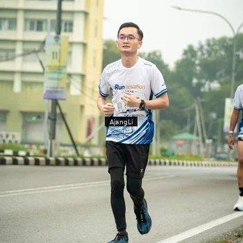 Runner Photo 8840039