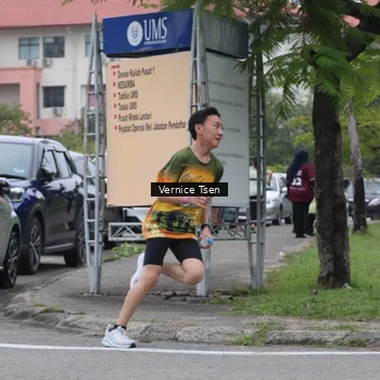 Runner Photo 8840943