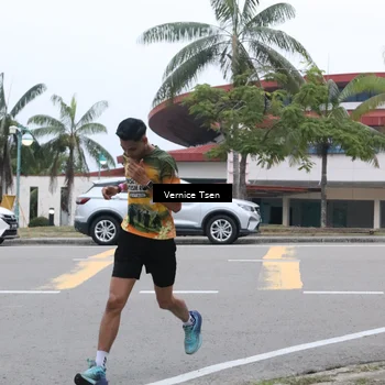 Runner Photo 8843378
