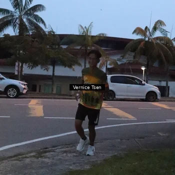 Runner Photo 8846494