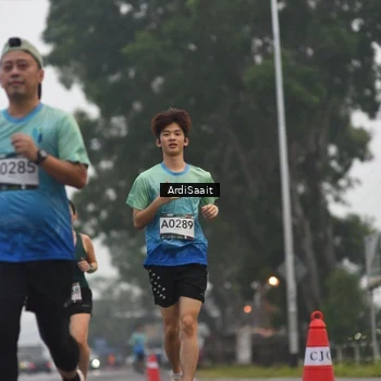 Runner Photo 8848071