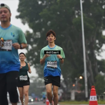 Runner Photo 8848072