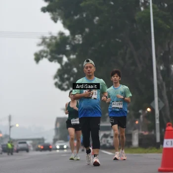 Runner Photo 8848112