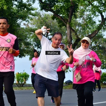 Runner Photo 8848502