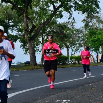 Runner Photo 8853773