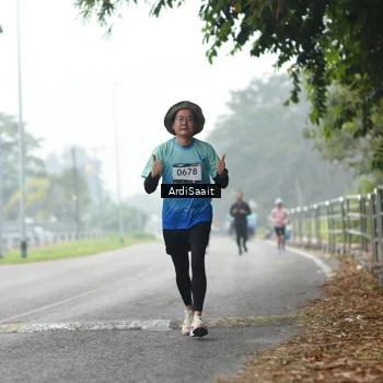 Runner Photo 8854001
