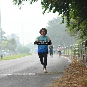 Runner Photo 8854035