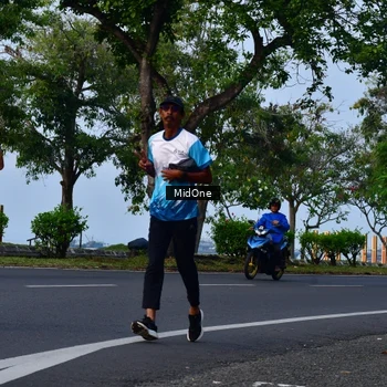 Runner Photo 8855079