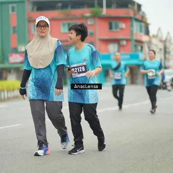Runner Photo 8856696