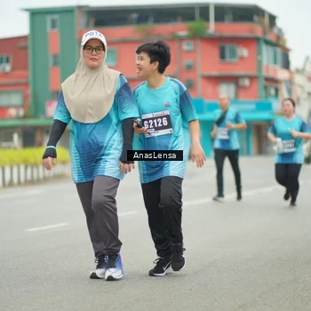 Runner Photo 8856699