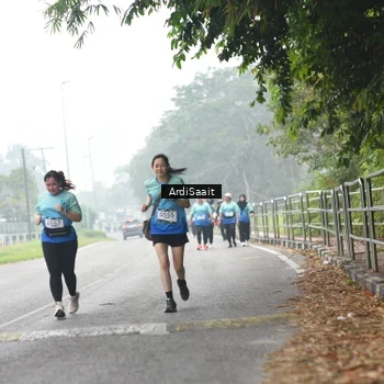 Runner Photo 8856735