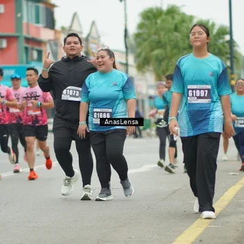Runner Photo 8857055