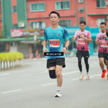 Runner Photo 8857104