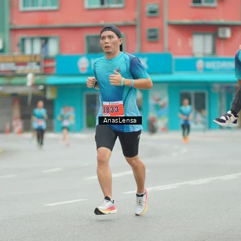 Runner Photo 8857221