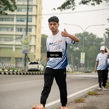 Runner Photo 8857376