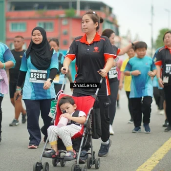 Runner Photo 8858396