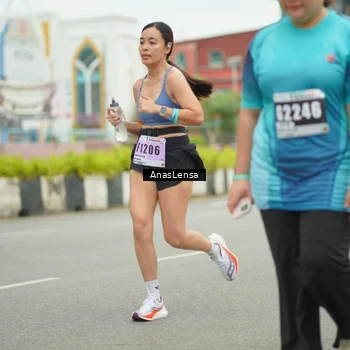 Runner Photo 8858494