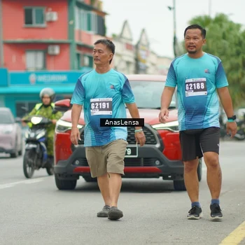 Runner Photo 8858543