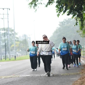 Runner Photo 8858551