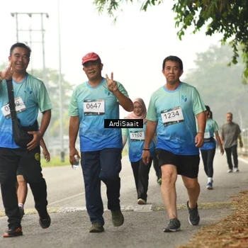 Runner Photo 8858636