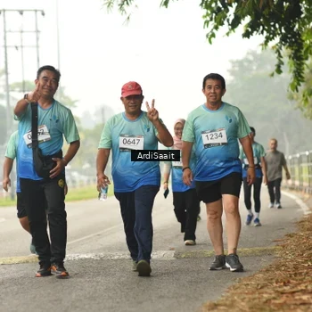 Runner Photo 8858673