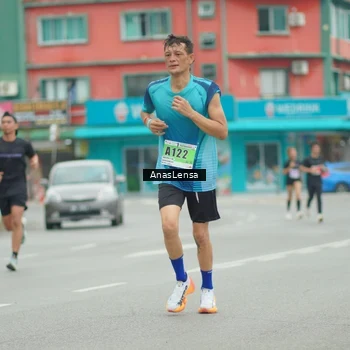Runner Photo 8858773