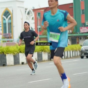 Runner Photo 8858779