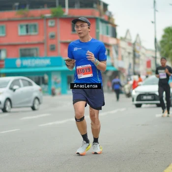 Runner Photo 8859105