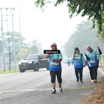 Runner Photo 8859117
