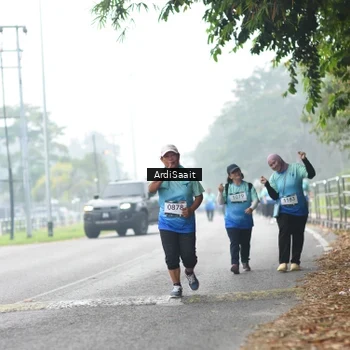 Runner Photo 8859141