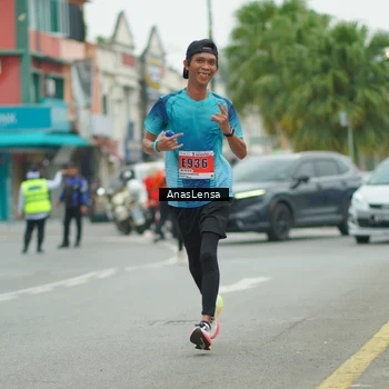 Runner Photo 8859374