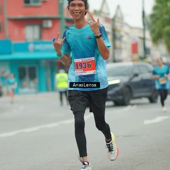 Runner Photo 8859430