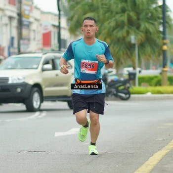 Runner Photo 8859846
