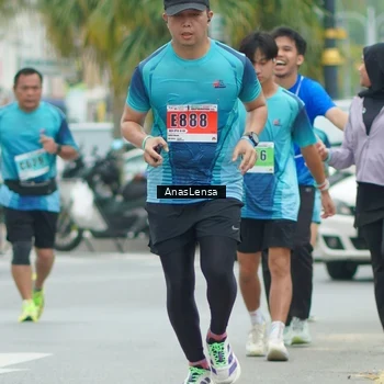 Runner Photo 8859944