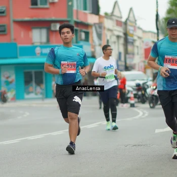 Runner Photo 8860005