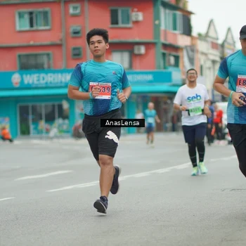 Runner Photo 8860055