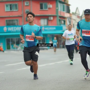 Runner Photo 8860059