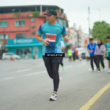 Runner Photo 8860102