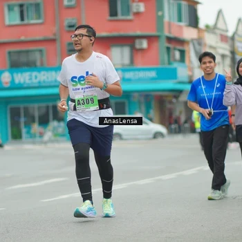 Runner Photo 8860109