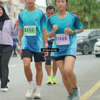 Runner Photo 8860159