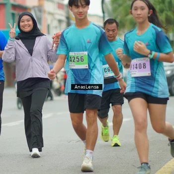 Runner Photo 8860162
