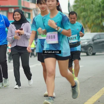 Runner Photo 8860196