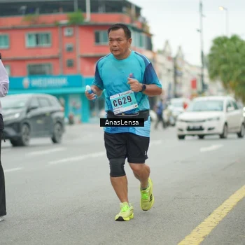 Runner Photo 8860230