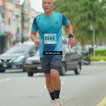 Runner Photo 8860249