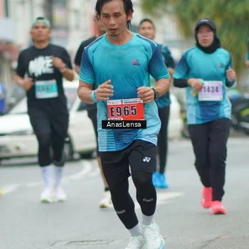 Runner Photo 8860315