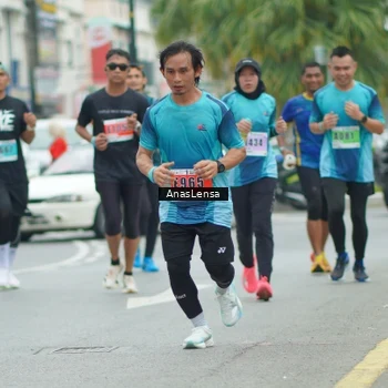 Runner Photo 8860355