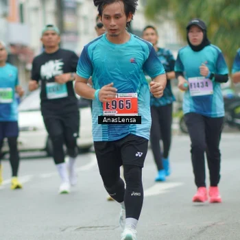 Runner Photo 8860357