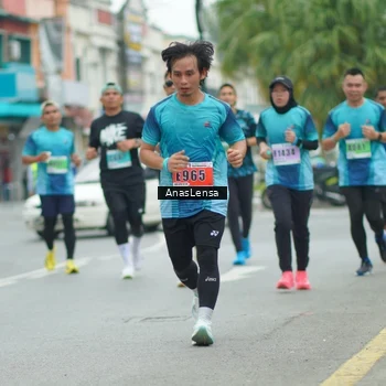 Runner Photo 8860368