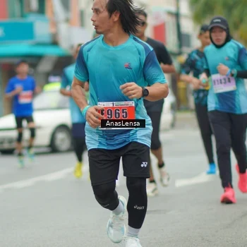 Runner Photo 8860376